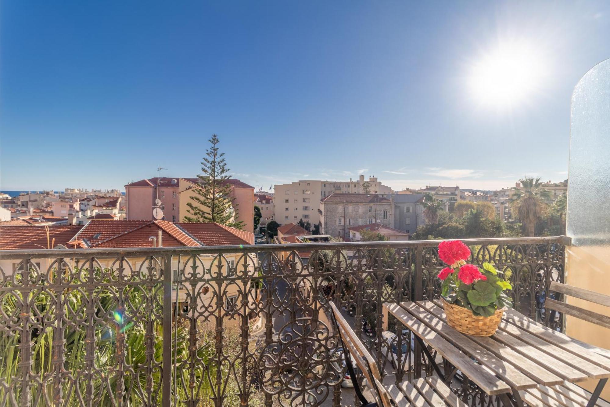 Charming Studio In The Heart Of Mentone Esterno foto